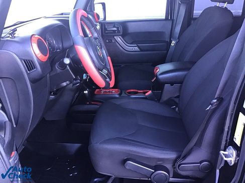 Used 2018 Jeep Wrangler Unlimited Sport S image 24