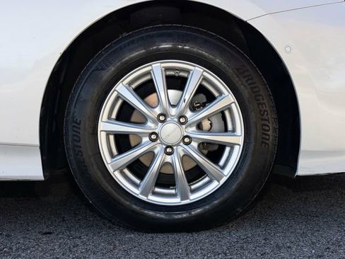 Used 2021 Toyota Prius AWD image 64