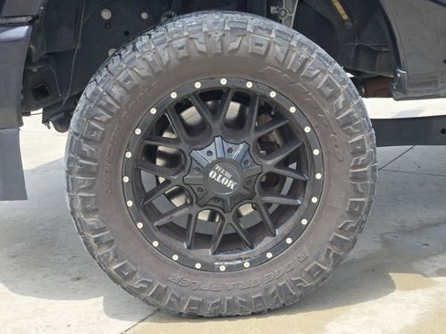 Used 2021 Ford F250 Platinum w/ FX4 Off-Road Package AWD/4WD image 12