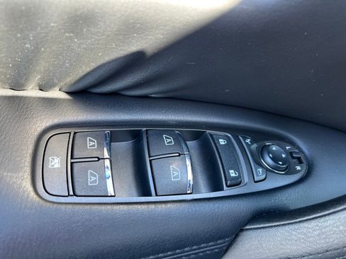 Used 2024 Nissan Armada SL w/ Captain's Chairs Package image 13