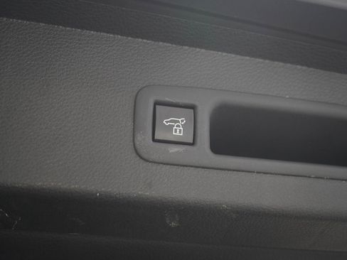 Used 2025 Toyota Sienna XSE AWD/4WD image 11