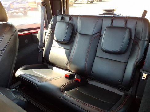 Used 2022 Jeep Wrangler Rubicon image 13