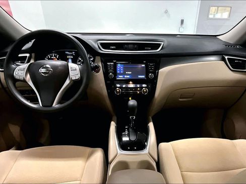 Used 2016 Nissan Rogue SV w/ SV Premium Package image 9