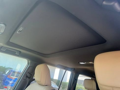 Used 2025 Lexus GX 550 AWD/4WD image 8