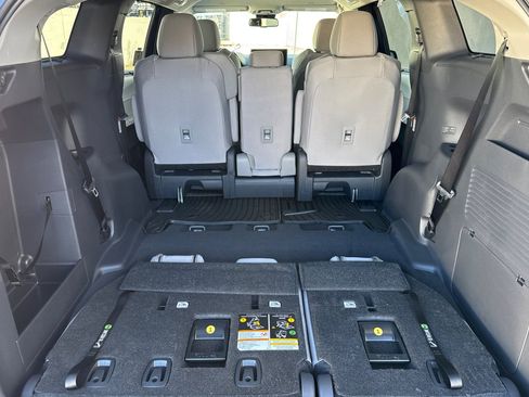 New 2026 Toyota Sienna LE image 15