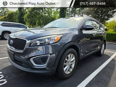 Used 2017 Kia Sorento FWD image 1