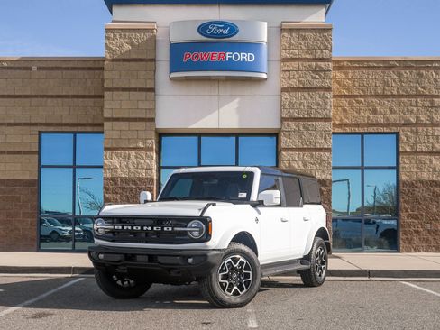 New 2025 Ford Bronco Outer Banks image 2