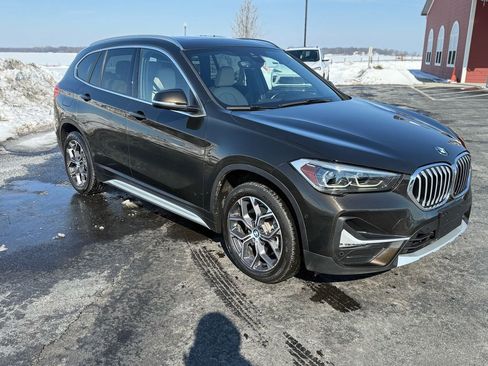 Used 2020 BMW X1 xDrive28i w/ Premium Package image 3