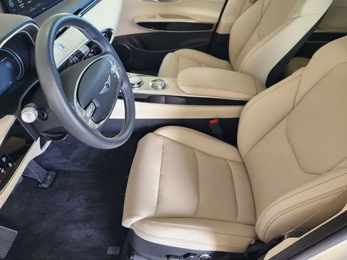 Used 2025 Genesis GV70 2.5T image 11