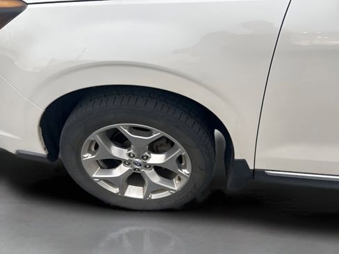 Used 2018 Subaru Forester 2.5i Touring w/ Popular Package #3B image 28