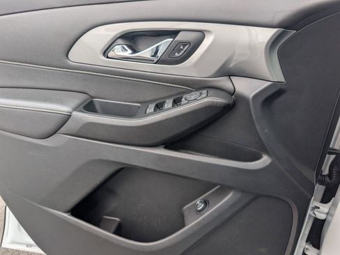 Used 2023 Chevrolet Traverse LT image 21