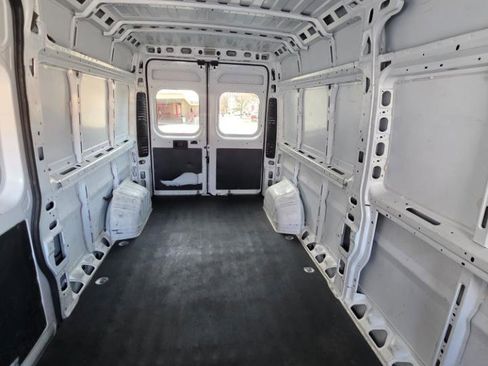 Used 2023 RAM ProMaster 2500 image 12