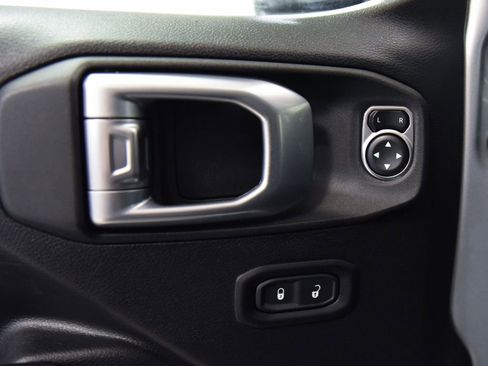 Used 2022 Jeep Gladiator Sport AWD/4WD image 16