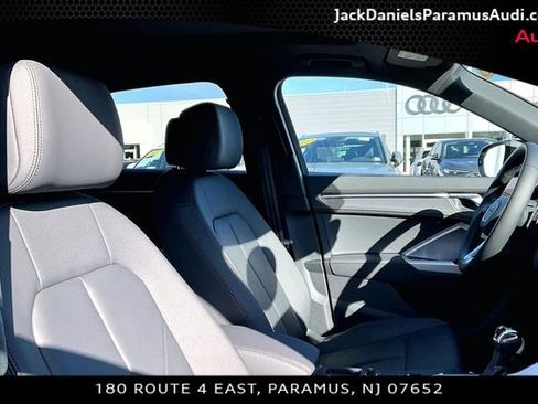 Used 2025 Audi Q3 2.0T Premium w/ Convenience Package image 7