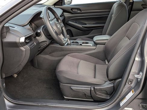 Used 2025 Nissan Altima 2.5 S image 11