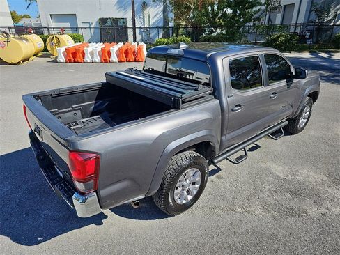 Used 2018 Toyota Tacoma SR5 image 44