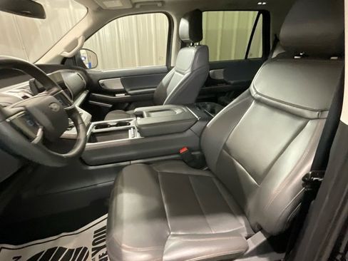 Used 2025 Ford Expedition Active image 10