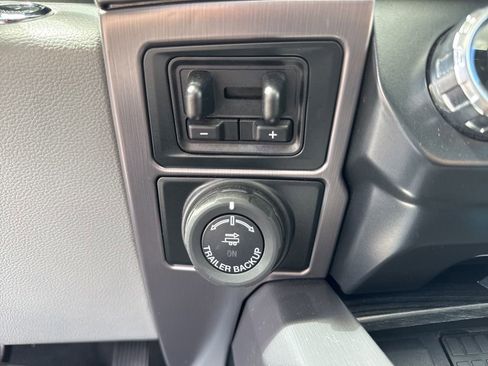 Used 2022 Ford F450 Limited w/ FX4 Off-Road Package image 49