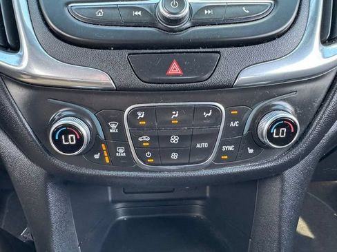 Used 2020 Chevrolet Equinox LT FWD image 26