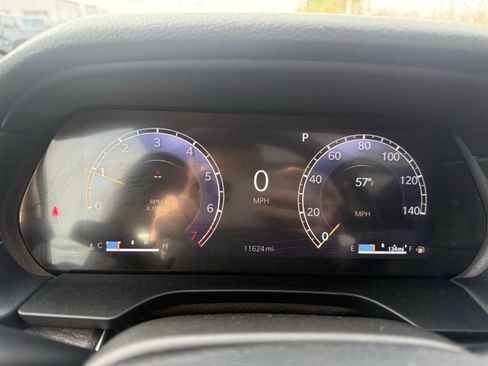 Used 2025 Jeep Grand Cherokee Limited image 21