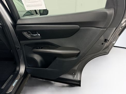 Used 2023 Nissan Ariya AWD image 31