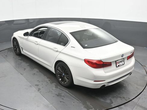 Used 2019 BMW 530e xDrive w/ Convenience Package AWD/4WD image 40