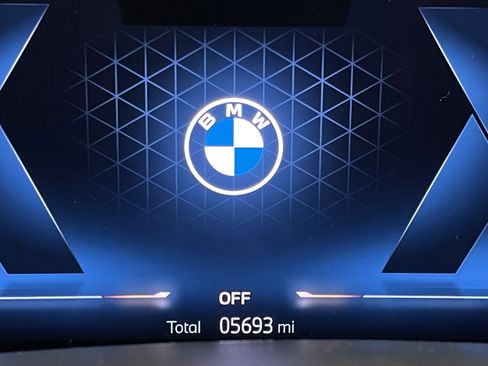 Used 2025 BMW X6 xDrive40i w/ Climate Comfort Package image 22