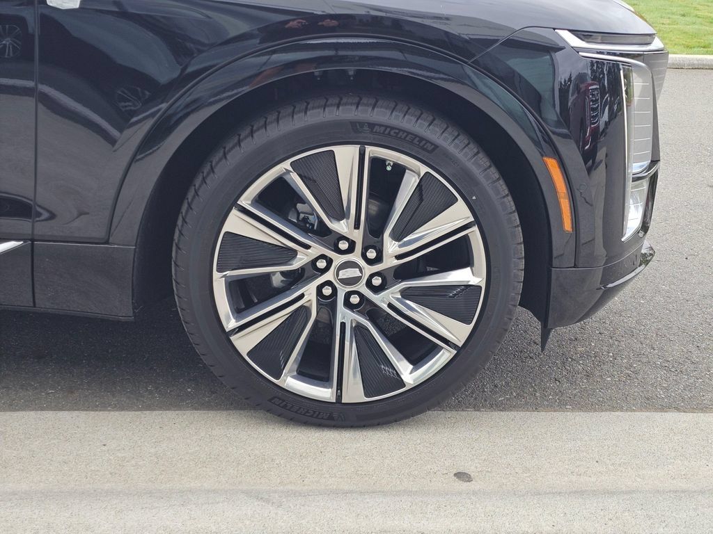 New 2027 Cadillac Lyriq Signature Luxury w/ Nappa Leather Package AWD/4WD image 9