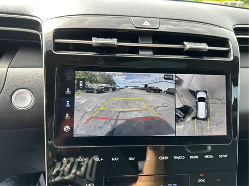 Certified 2023 Hyundai Tucson Limited AWD/4WD image 16