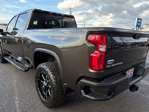 Used 2022 Chevrolet Silverado 3500 High Country w/ Z71 Off-Road Package image 7