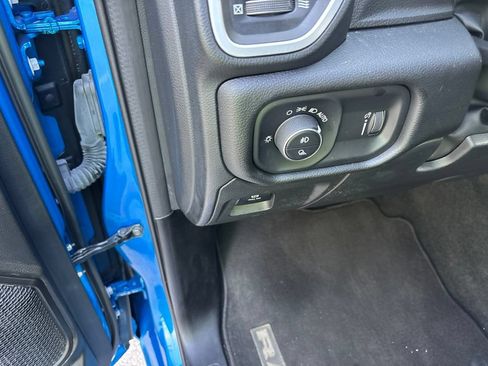 Used 2023 RAM 1500 Big Horn AWD/4WD image 25