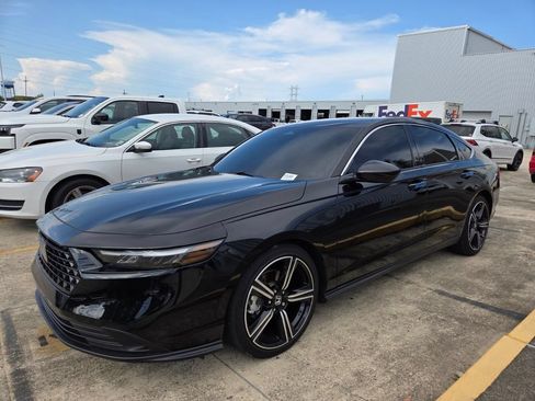 Used 2025 Honda Accord Sport image 7