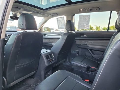 Used 2022 Volkswagen Atlas SEL R-Line AWD/4WD image 16
