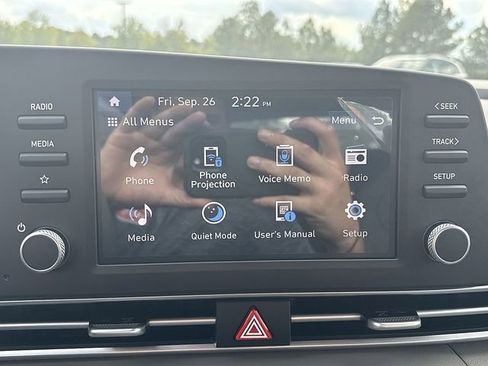 Certified 2025 Hyundai Elantra Sport image 32