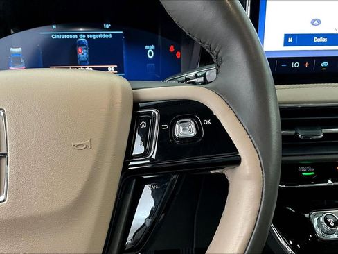 Used 2023 Lincoln Corsair Reserve image 25