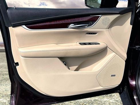 Used 2017 Cadillac XT5 Luxury w/ Driver Awareness Package image 20