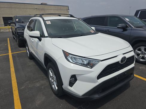 Used 2020 Toyota RAV4 XLE w/ Carpet Mat Package FWD image 4