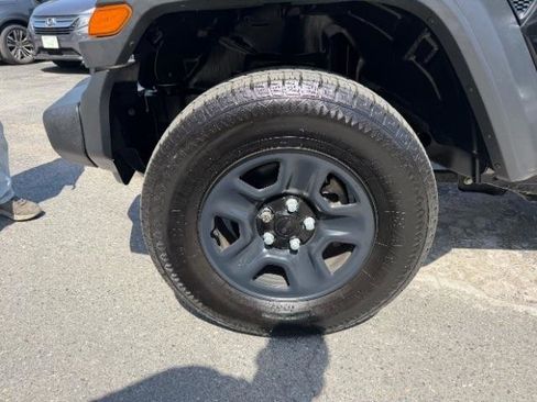 Used 2020 Jeep Wrangler Unlimited Sport image 10