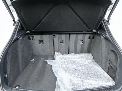 Certified 2026 Porsche Macan AWD/4WD image 30