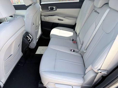 New 2026 Kia Sorento EX FWD image 6