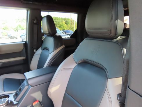 Used 2022 Ford Bronco Wildtrak image 30