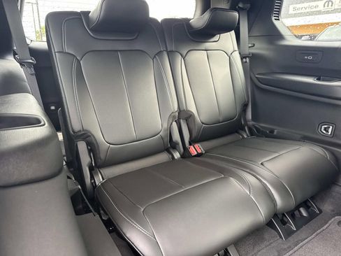New 2026 Jeep Grand Cherokee L Limited w/ Limited Altitude Package AWD/4WD image 9