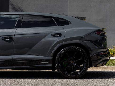 Used 2023 Lamborghini Urus Performante AWD/4WD image 7