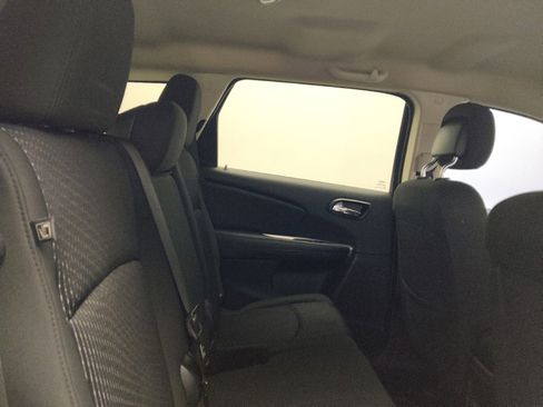 Used 2019 Dodge Journey SE image 19