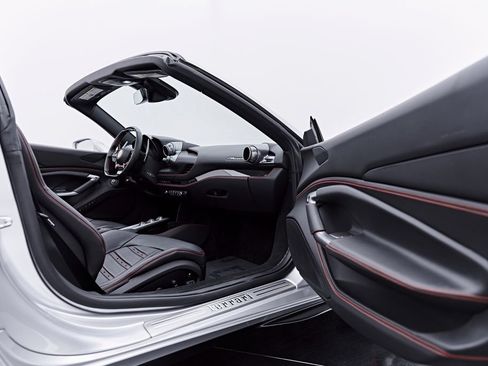 Used 2022 Ferrari F8 Tributo RWD image 54