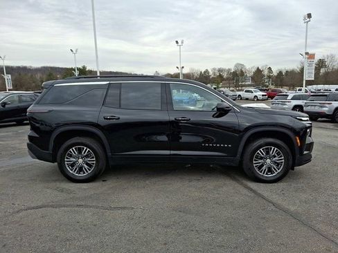 Used 2024 Chevrolet Traverse LT w/ Trailering Package image 9