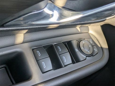 Used 2023 GMC Terrain SLT image 27