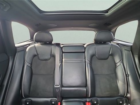 Used 2018 Volvo XC60 T6 R-Design w/ Convenience Package image 19