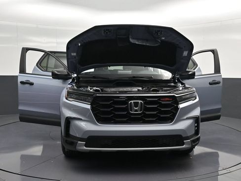 Used 2023 Honda Pilot TrailSport image 36
