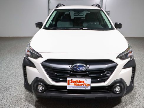 Used 2023 Subaru Outback Premium AWD/4WD image 4